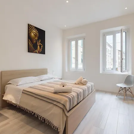 Masai - One Bedroom Flat 1St Floor By Train Station Florença Exterior foto