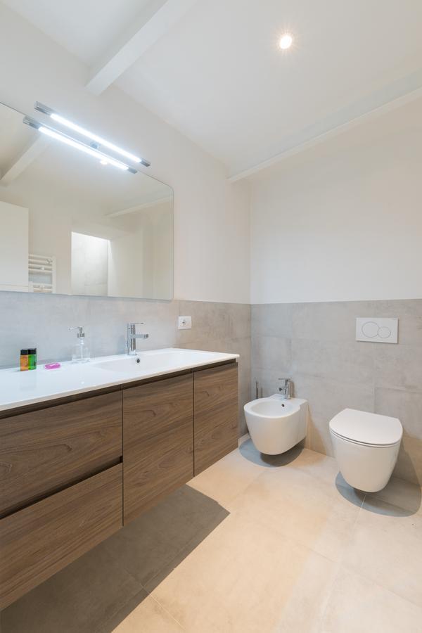 Masai - One Bedroom Flat 1st Floor By Train Station Apartment Florenz